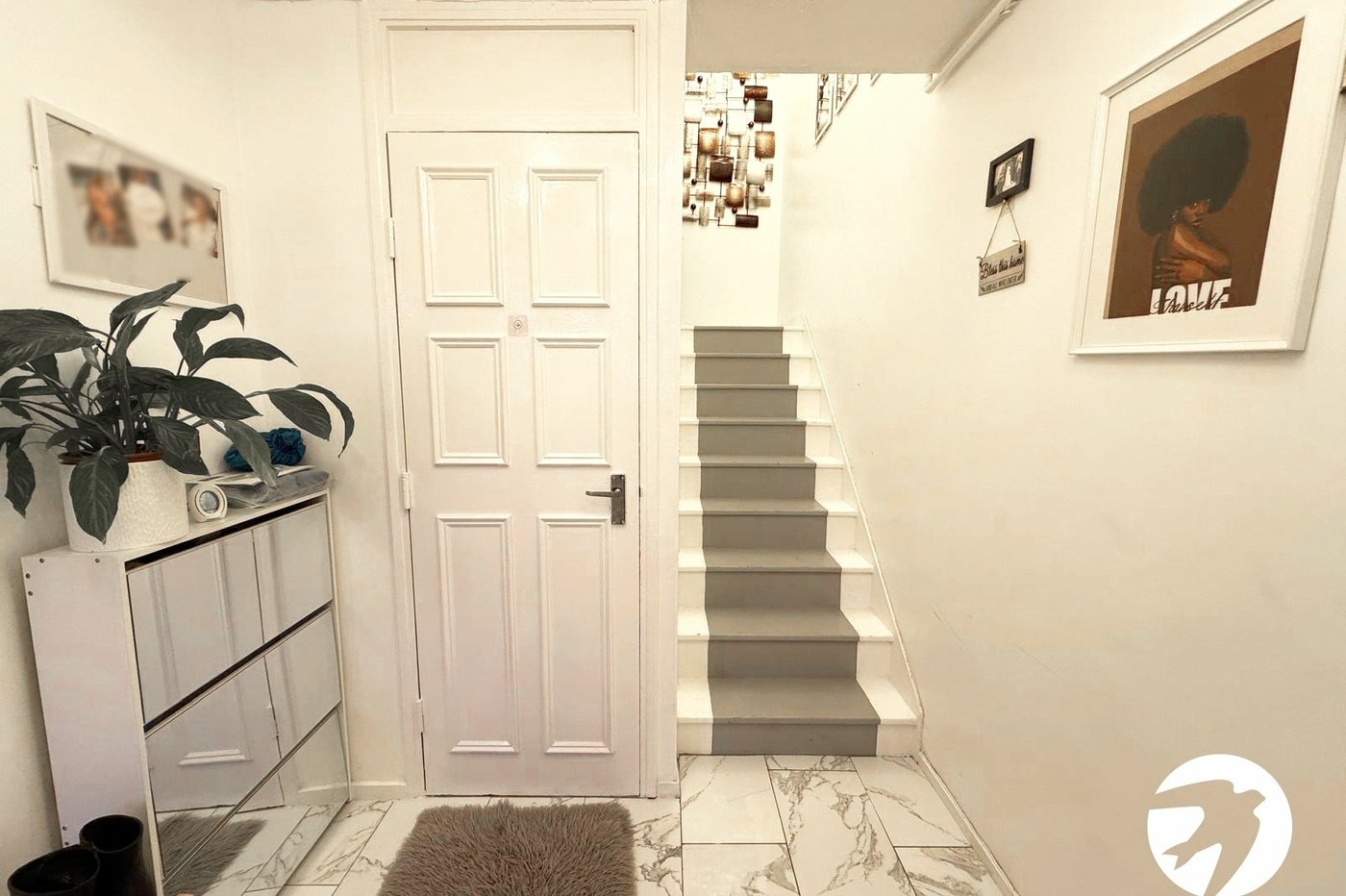 2 bedroom property for sale in London | Robinson Jackson