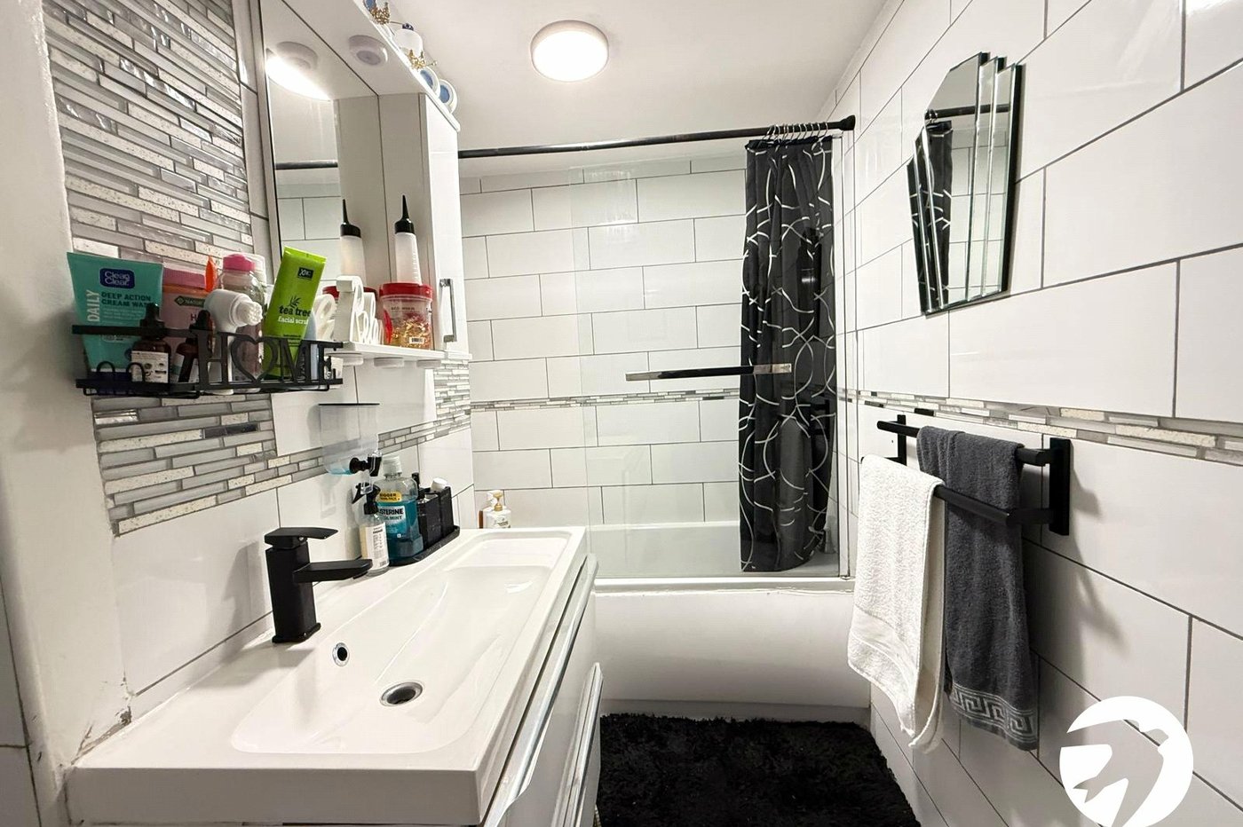 2 bedroom property for sale in London | Robinson Jackson