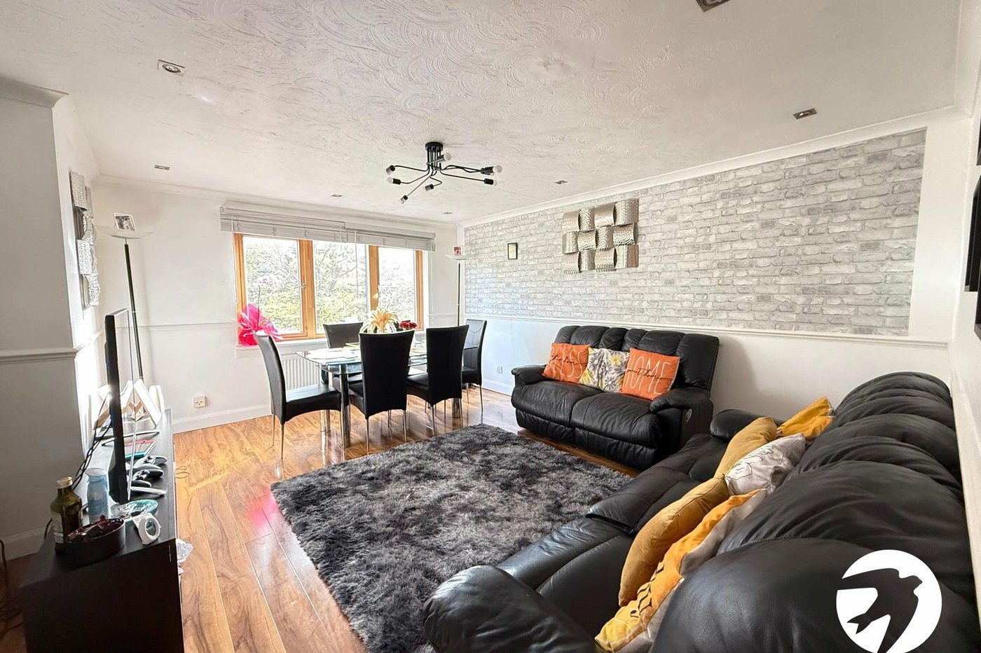 2 bedroom property for sale in London | Robinson Jackson