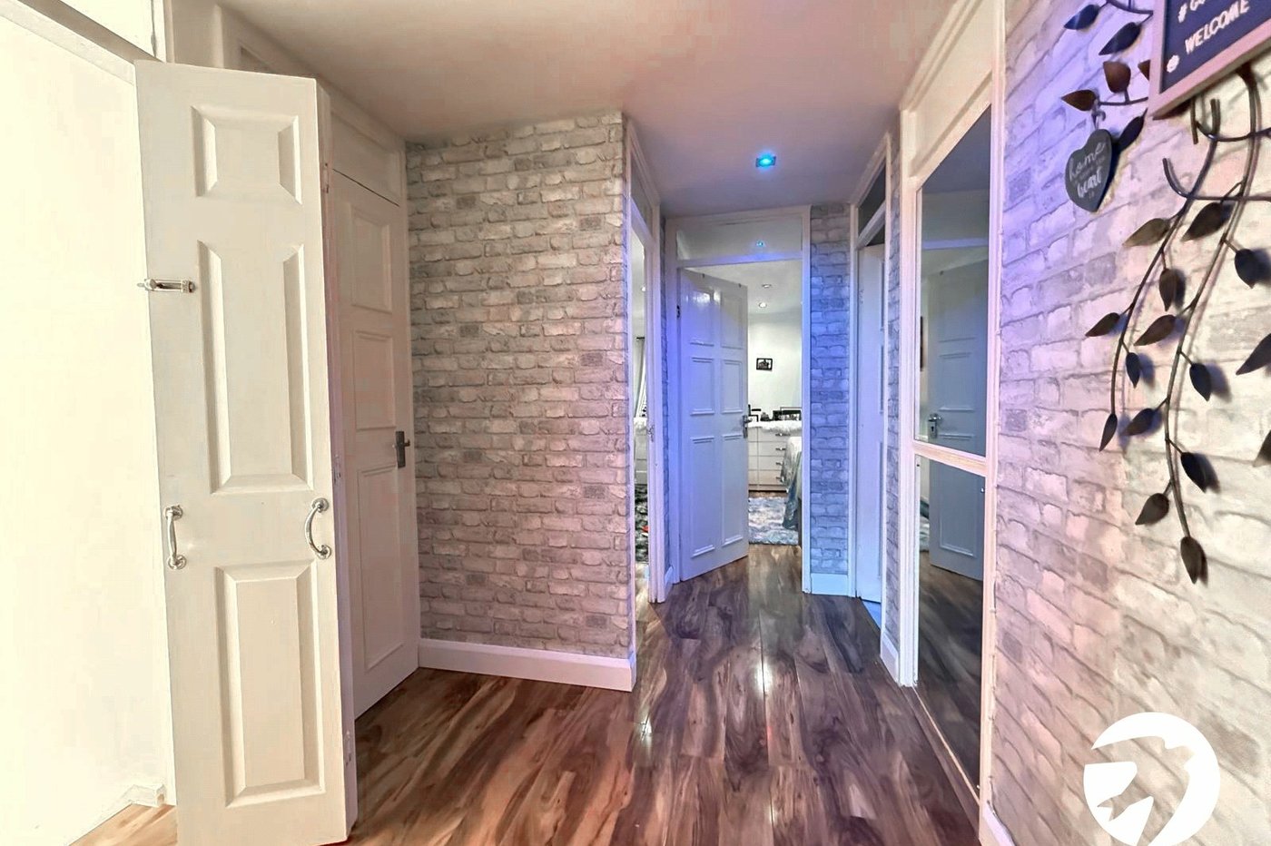 2 bedroom property for sale in London | Robinson Jackson