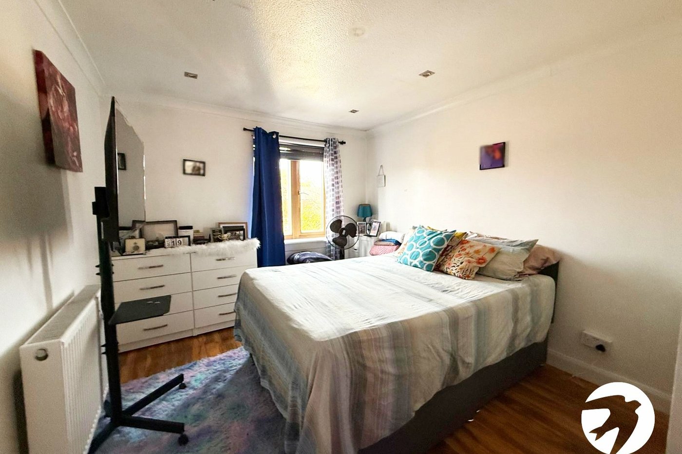 2 bedroom property for sale in London | Robinson Jackson