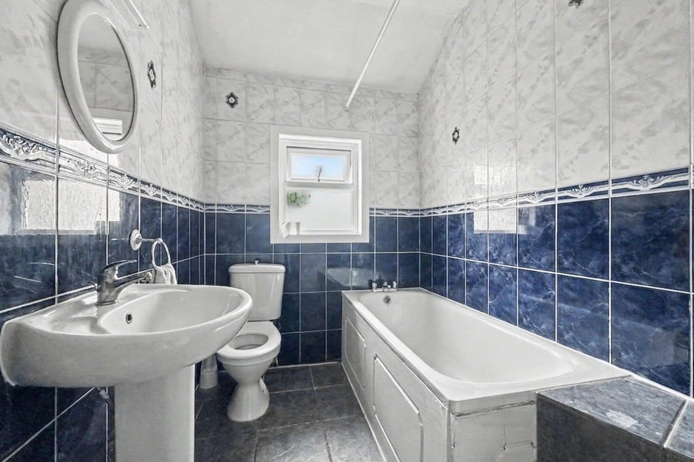 5 bedroom house for sale in Gillingham | Robinson Michael & Jackson