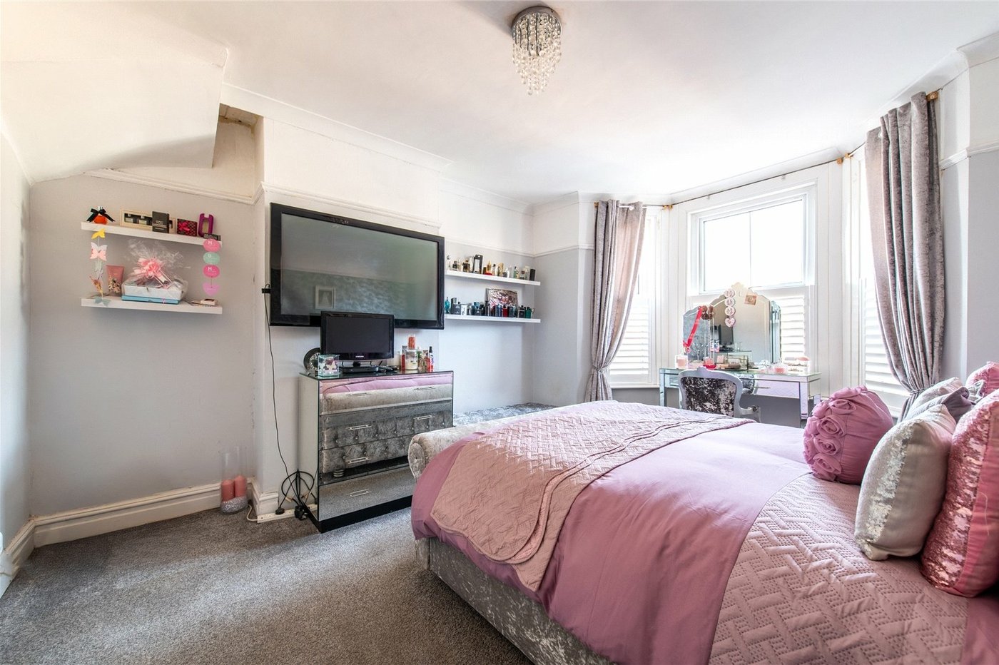 6 bedroom house for sale in Gillingham | Robinson Michael & Jackson