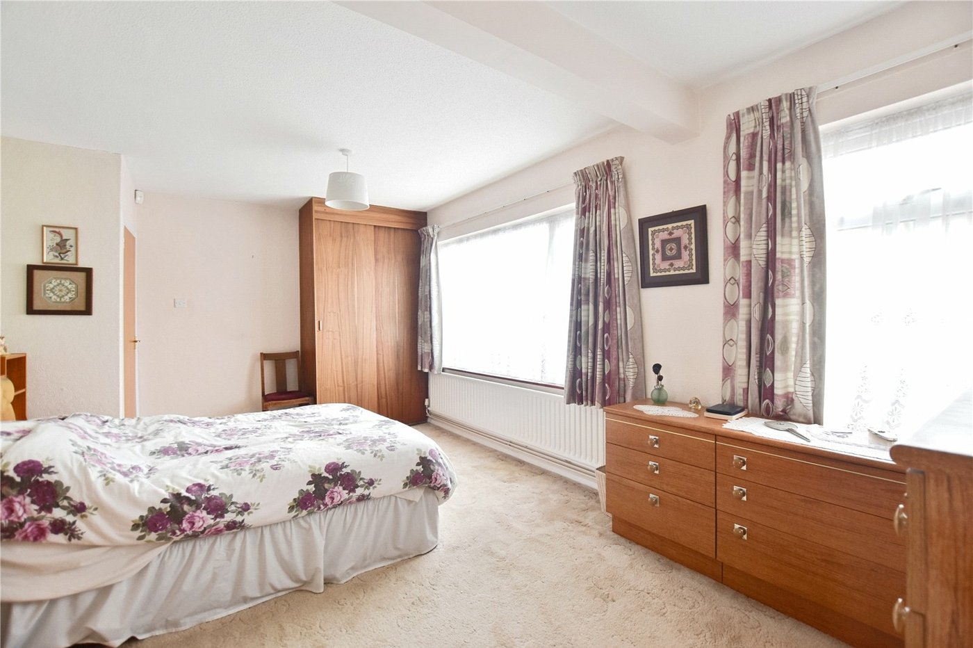 3 bedroom bungalow for sale in Dartford | Robinson Jackson