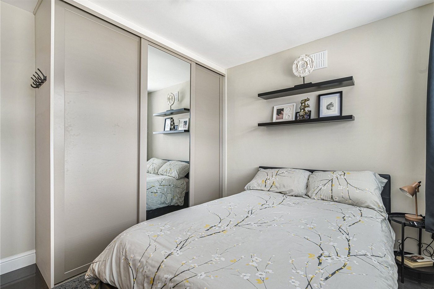 2 bedroom bungalow for sale in Dartford | Robinson Jackson