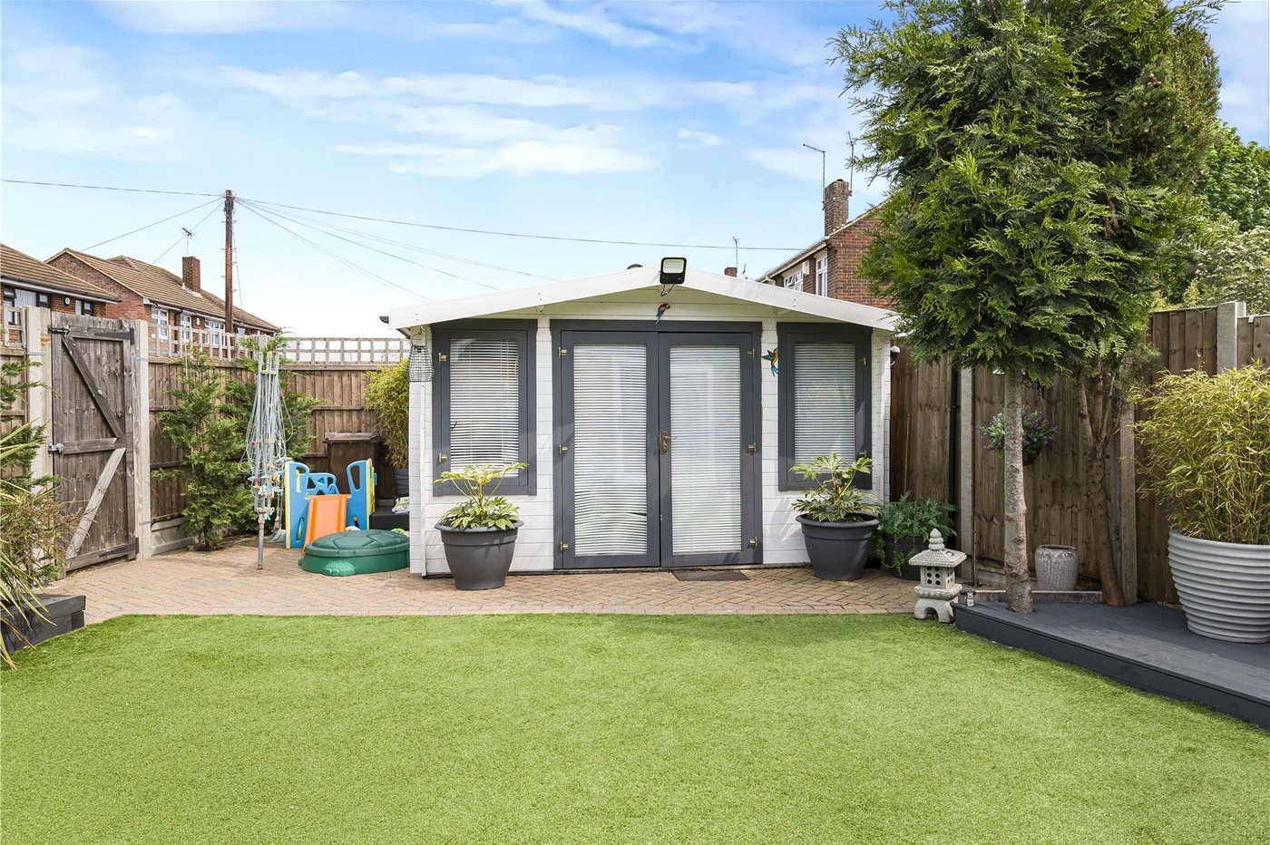 2 bedroom bungalow for sale in Dartford | Robinson Jackson