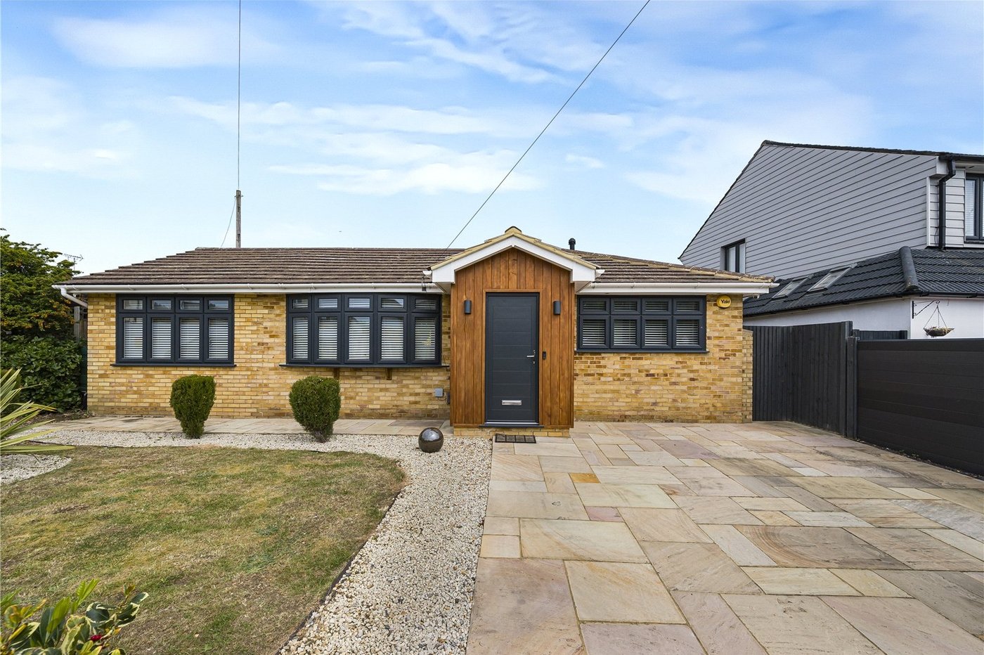 2 bedroom bungalow for sale in Dartford | Robinson Jackson