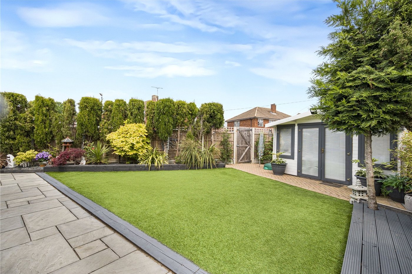 2 bedroom bungalow for sale in Dartford | Robinson Jackson