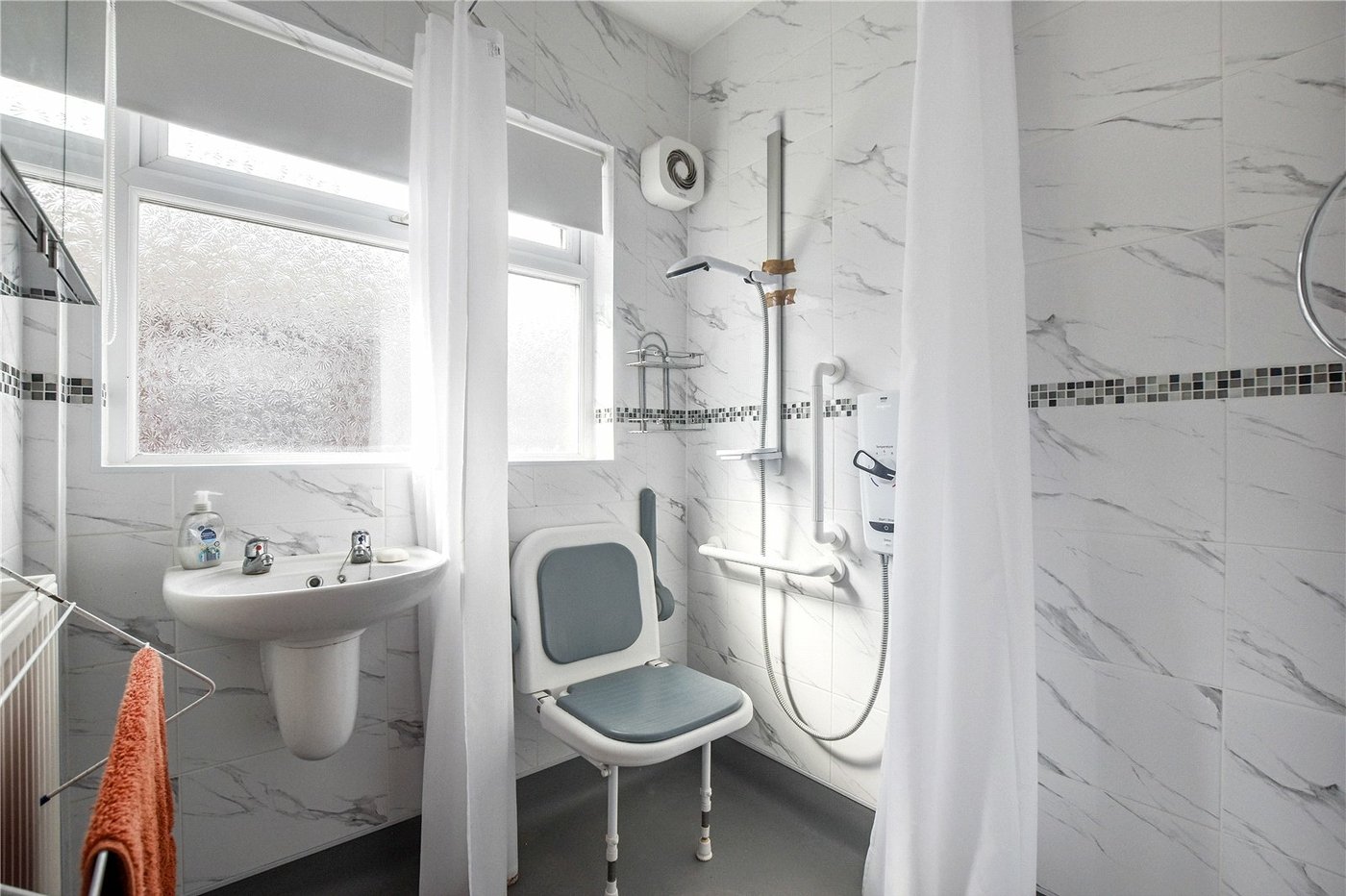 3 bedroom bungalow for sale in Joydens Wood | Robinson Jackson