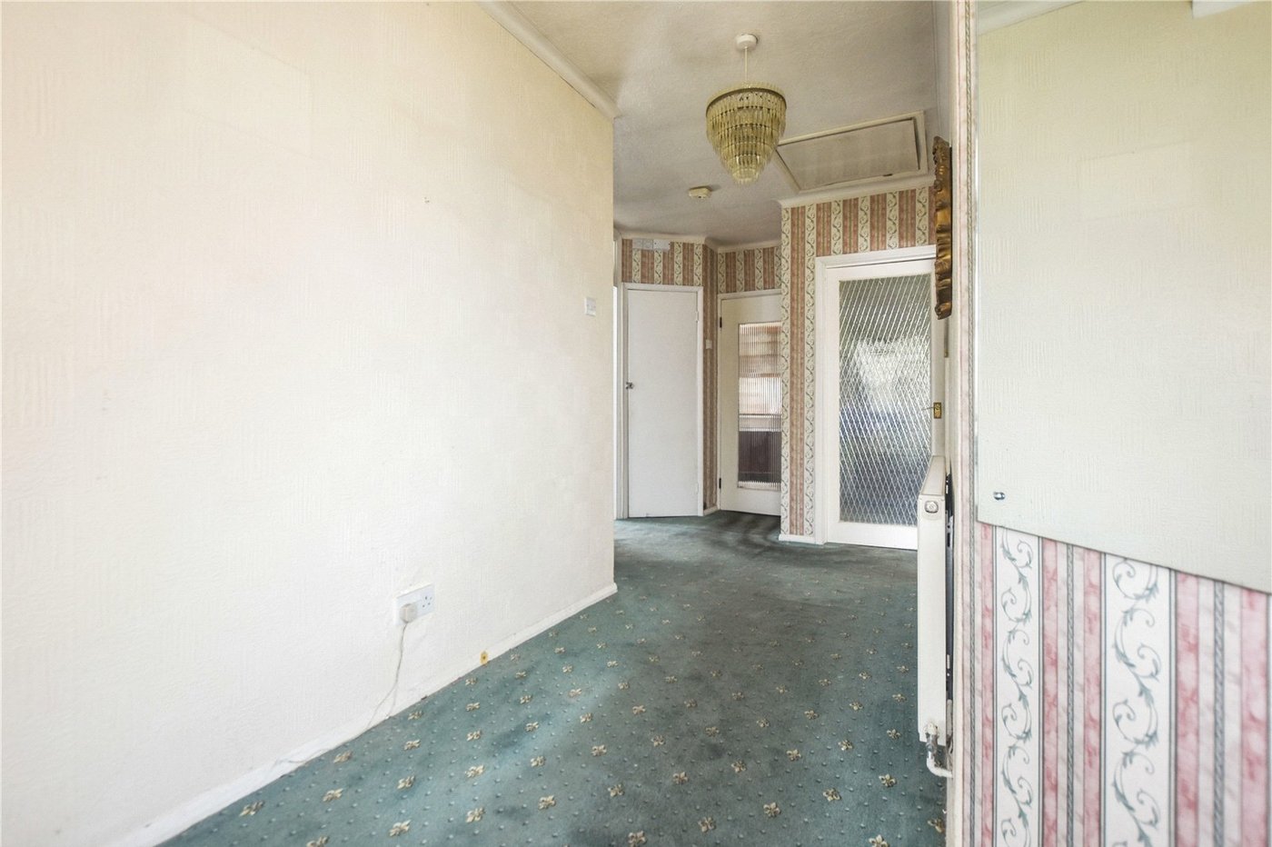 3 bedroom bungalow for sale in Joydens Wood | Robinson Jackson