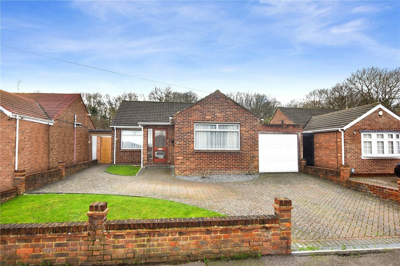 3 bedroom bungalow for sale in Joydens Wood | Robinson Jackson