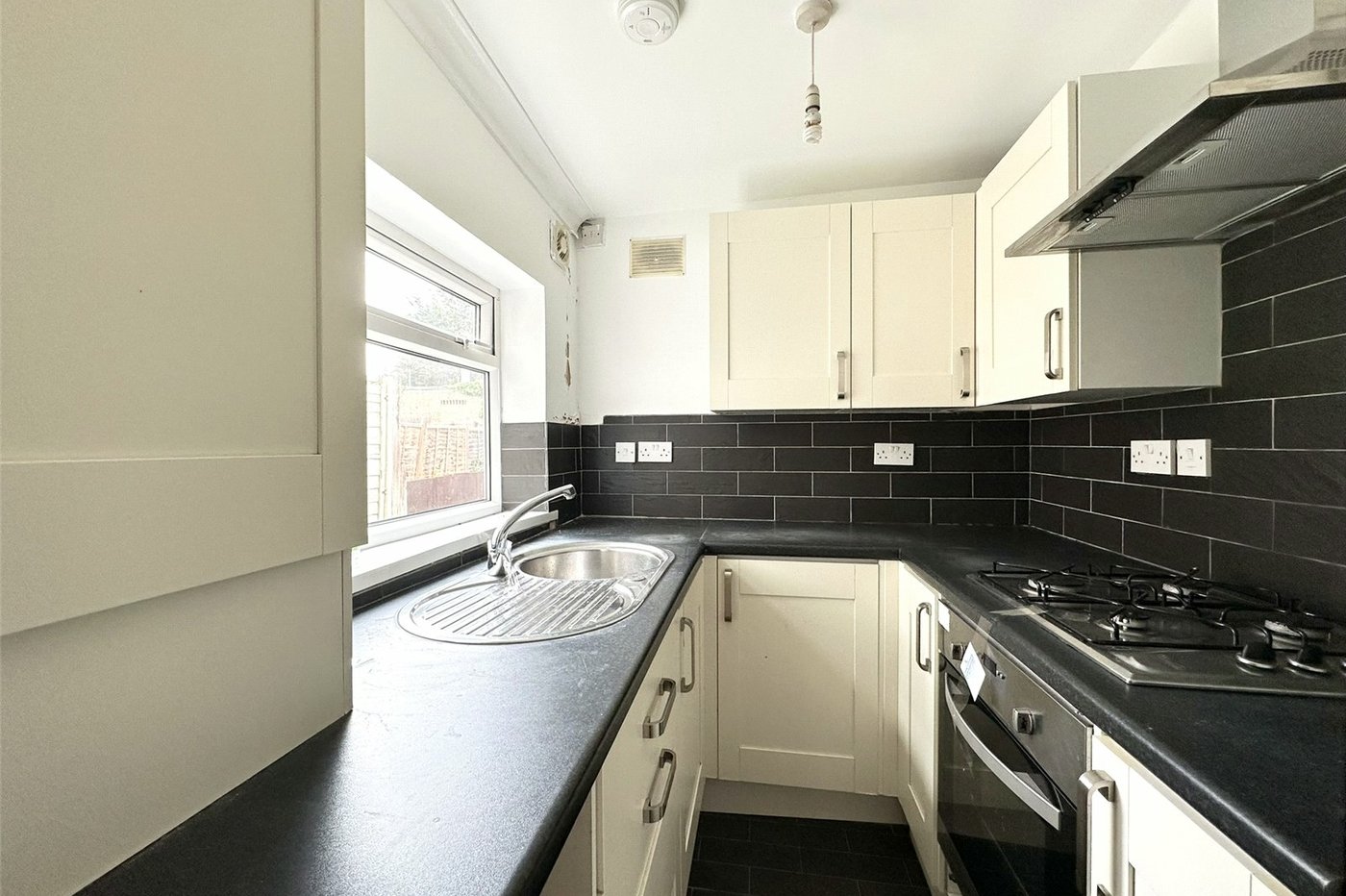 2 bedroom house for sale in Swanscombe | Robinson Jackson