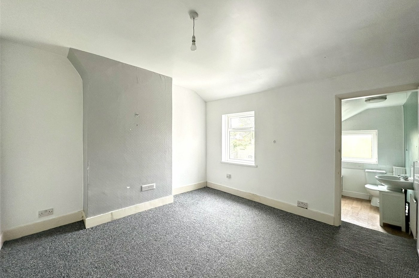 2 bedroom house for sale in Swanscombe | Robinson Jackson