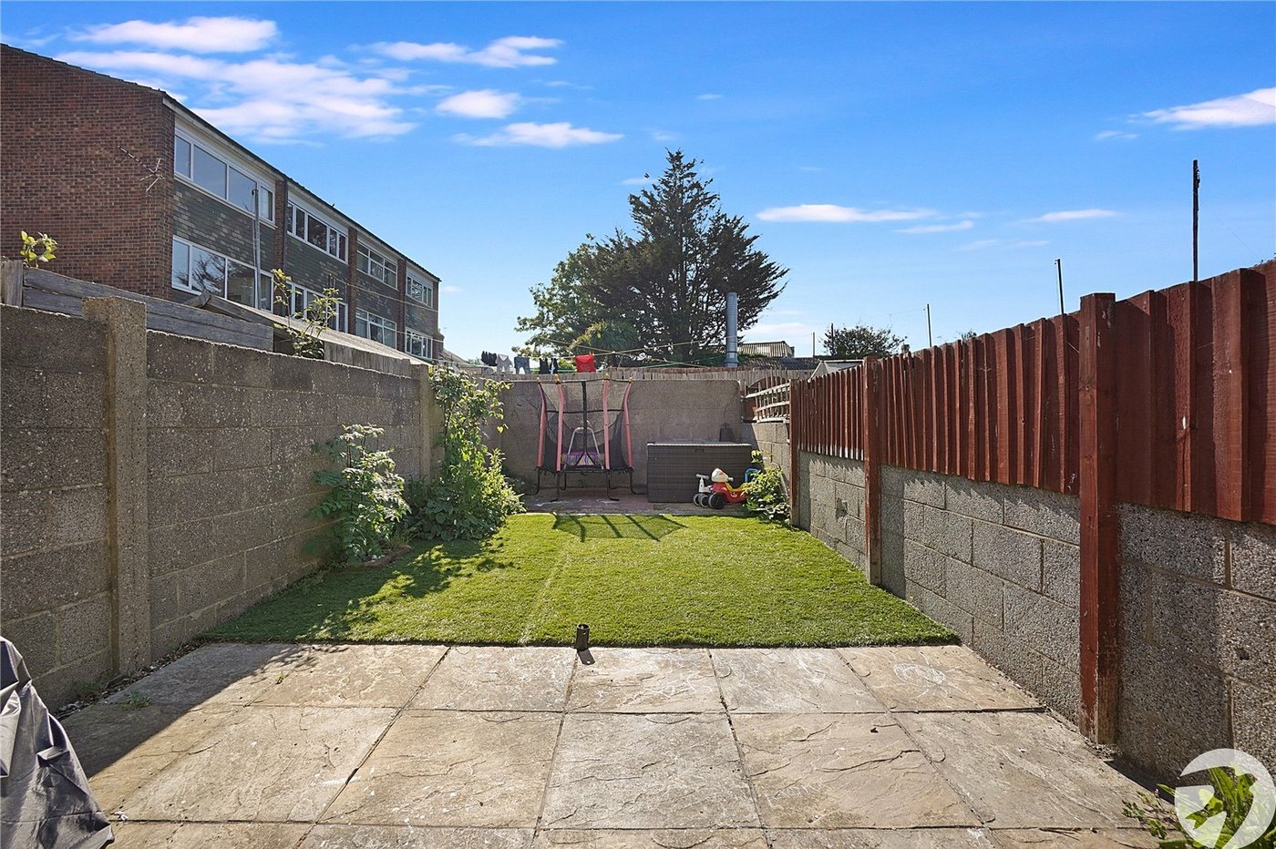 2 bedroom house for sale in Swanscombe | Robinson Jackson