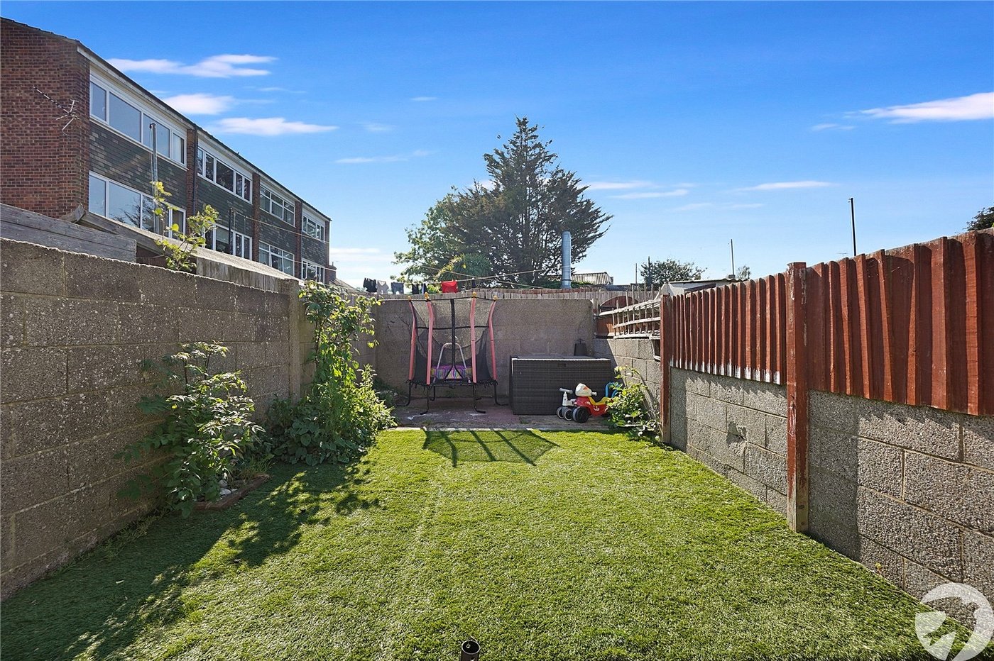 2 bedroom house for sale in Swanscombe | Robinson Jackson