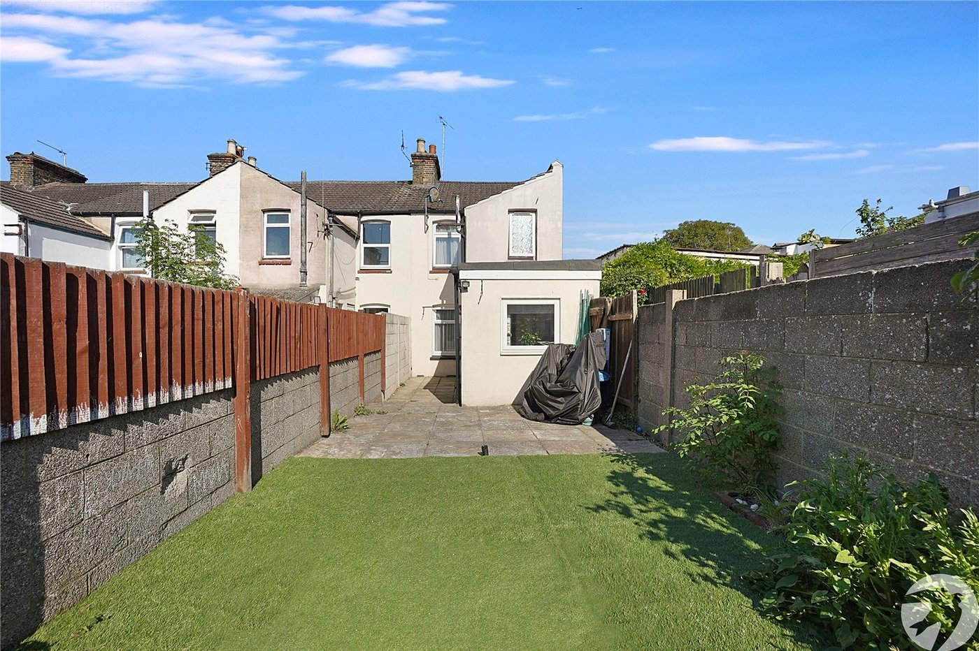 2 bedroom house for sale in Swanscombe | Robinson Jackson