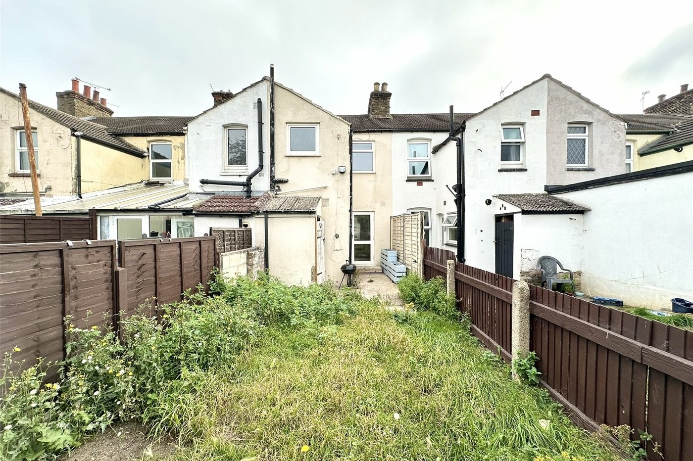 2 bedroom house for sale in Swanscombe | Robinson Jackson