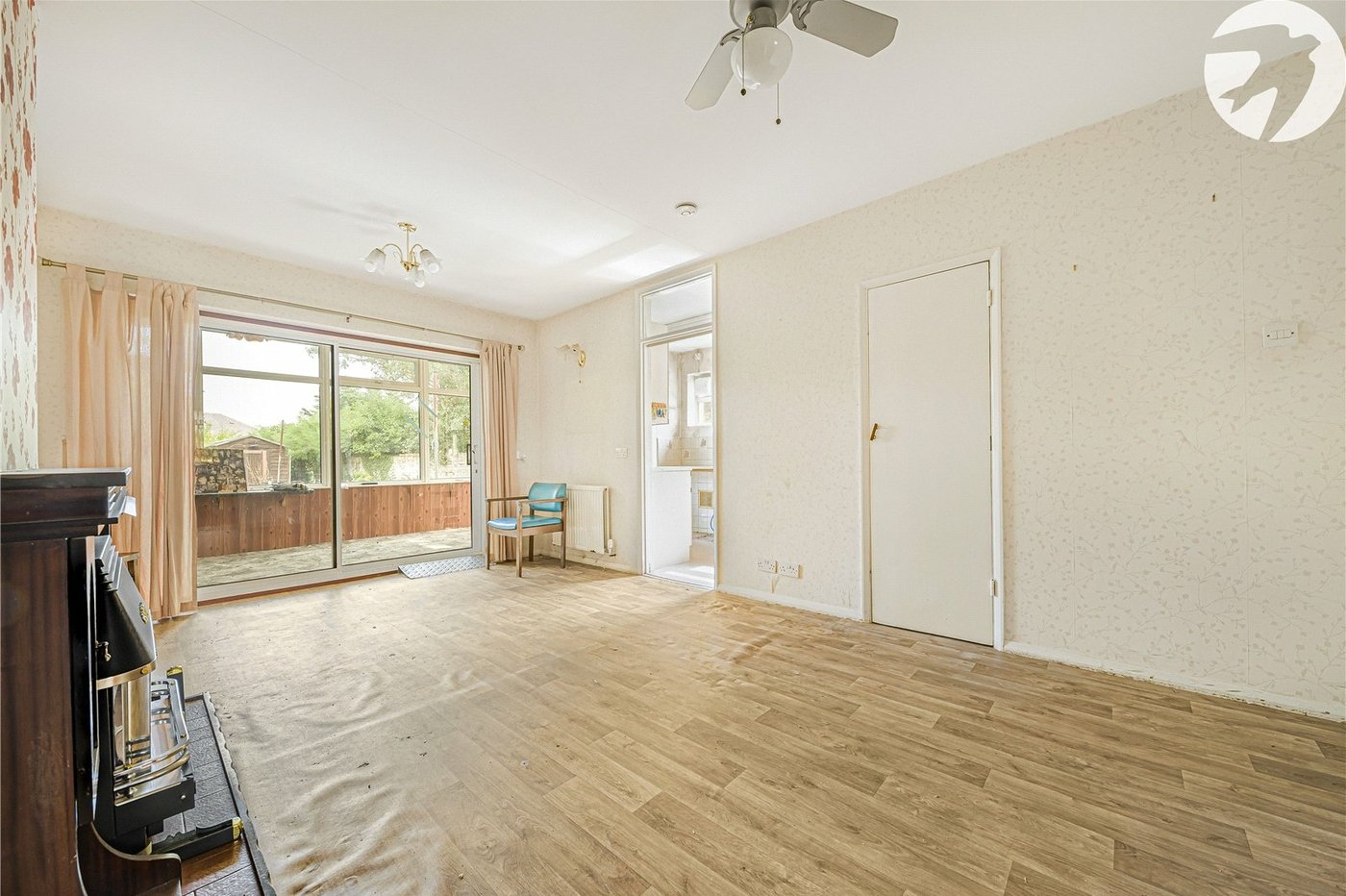 2 bedroom bungalow for sale in Dartford | Robinson Jackson