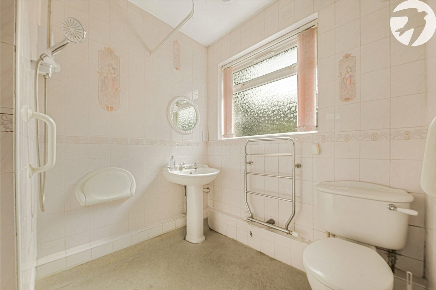 2 bedroom bungalow for sale in Dartford | Robinson Jackson