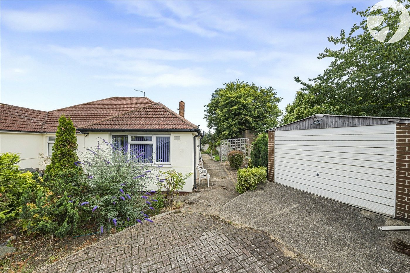2 bedroom bungalow for sale in Dartford | Robinson Jackson