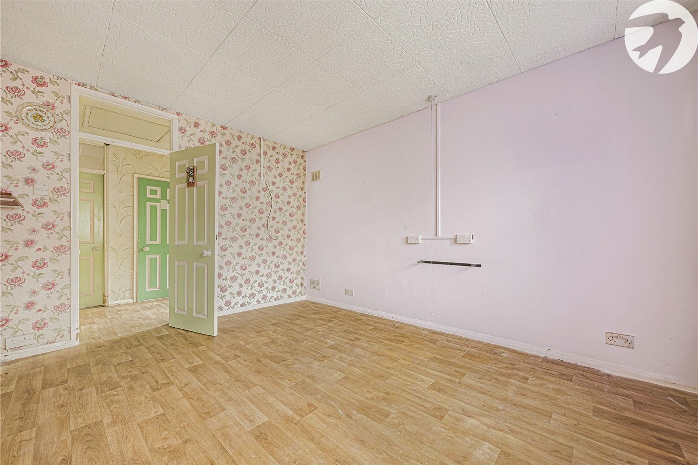 2 bedroom bungalow for sale in Dartford | Robinson Jackson