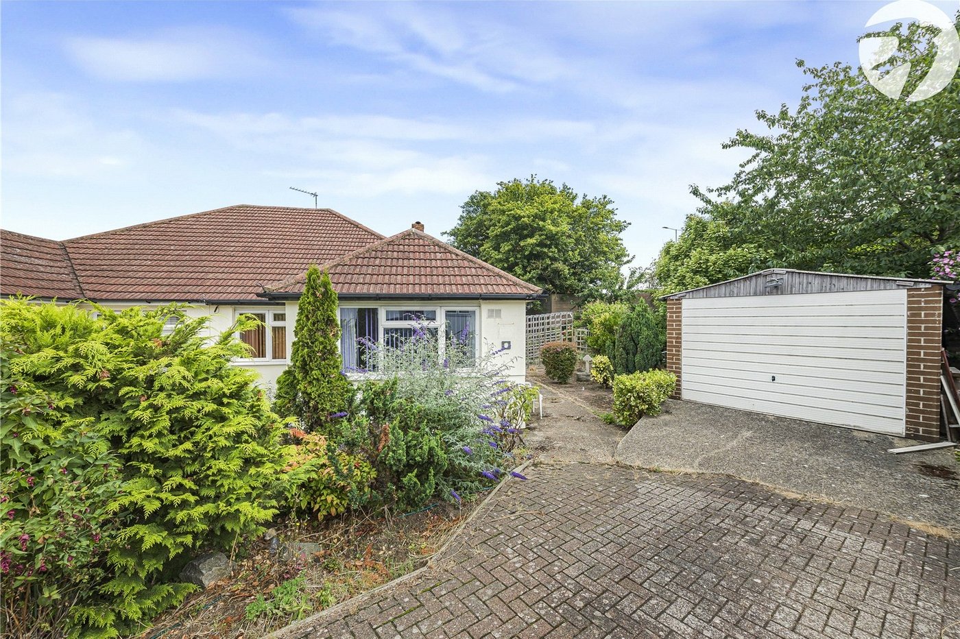2 bedroom bungalow for sale in Dartford | Robinson Jackson
