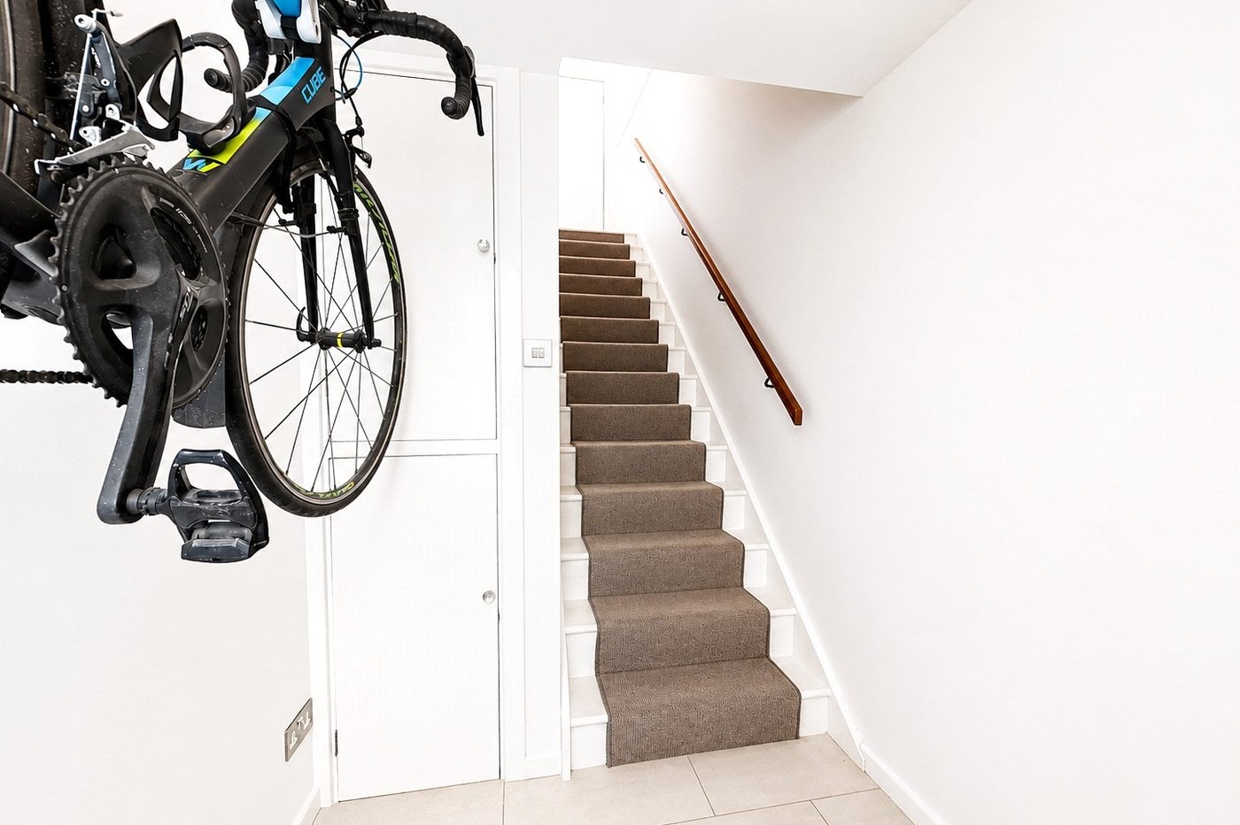 2 bedroom property for sale in London | Robinson Jackson