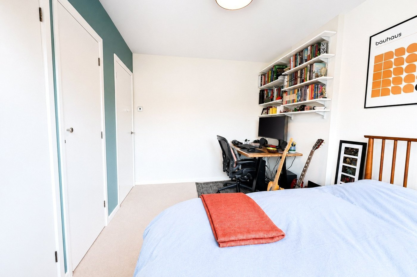 2 bedroom property for sale in London | Robinson Jackson