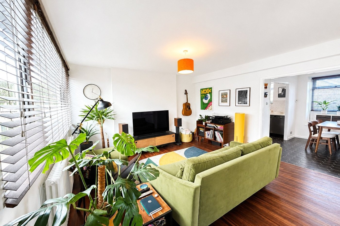 2 bedroom property for sale in London | Robinson Jackson