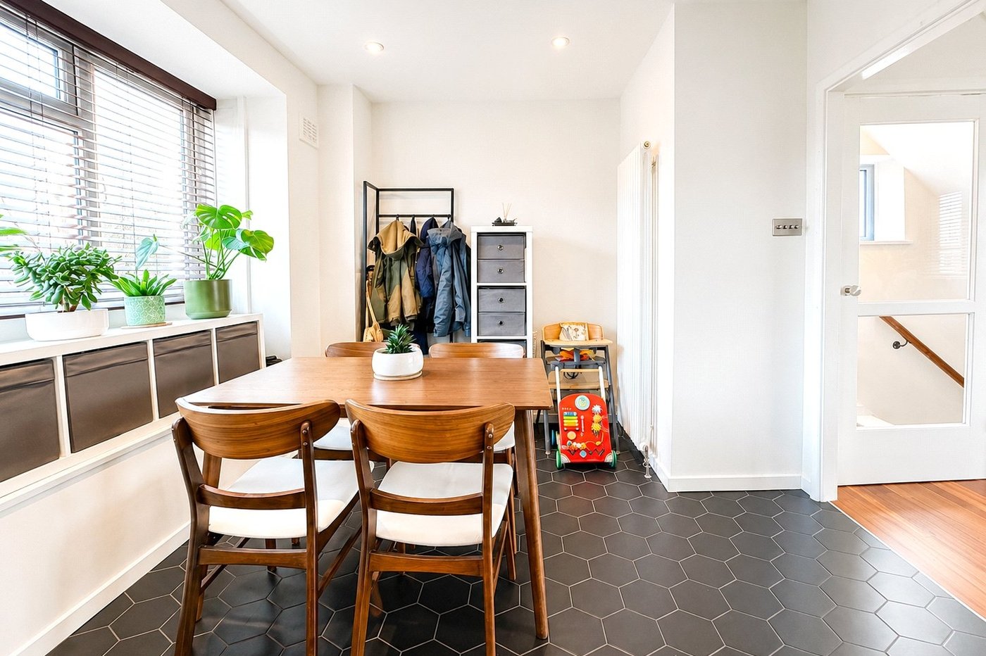 2 bedroom property for sale in London | Robinson Jackson