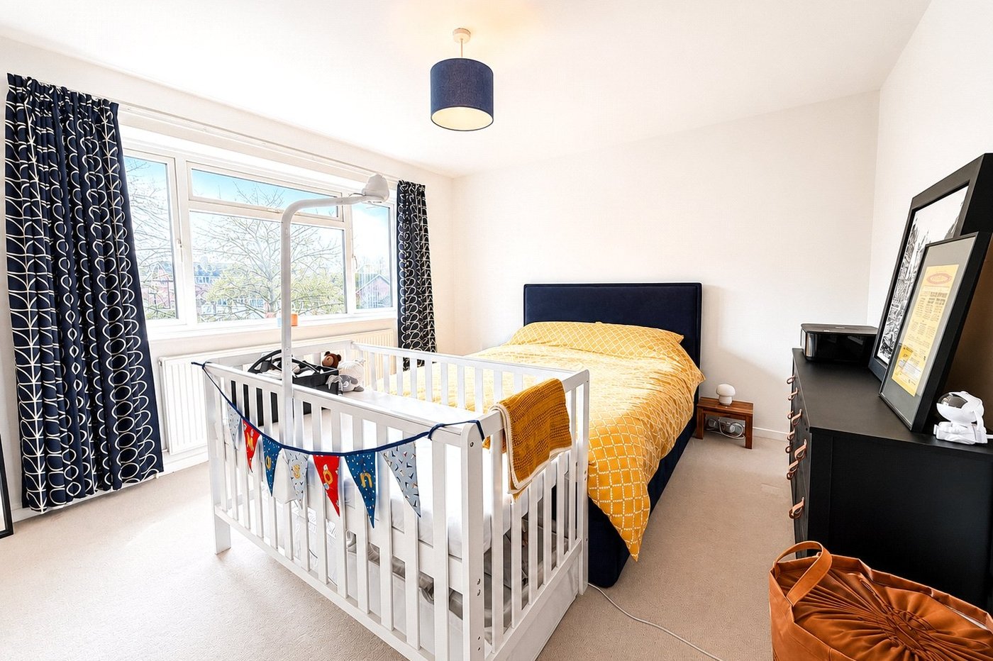2 bedroom property for sale in London | Robinson Jackson
