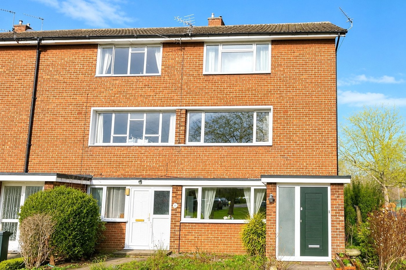 2 bedroom property for sale in London | Robinson Jackson