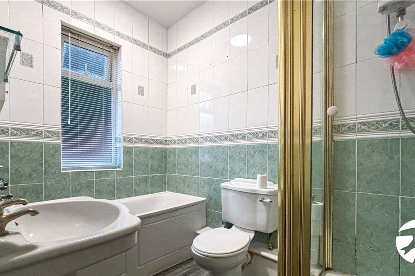 2 bedroom bungalow for sale in Orpington | Robinson Jackson