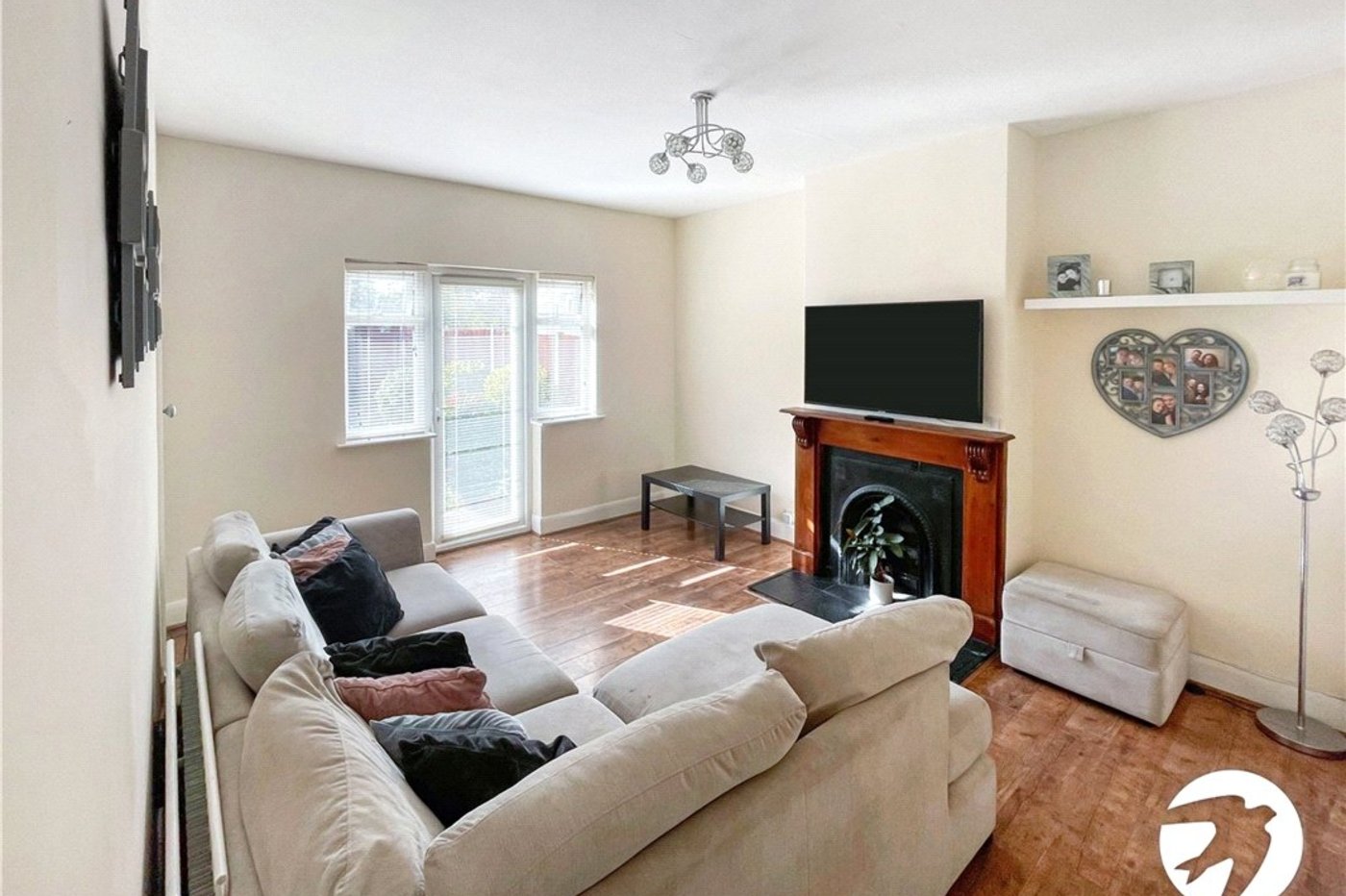 2 bedroom bungalow for sale in Orpington | Robinson Jackson