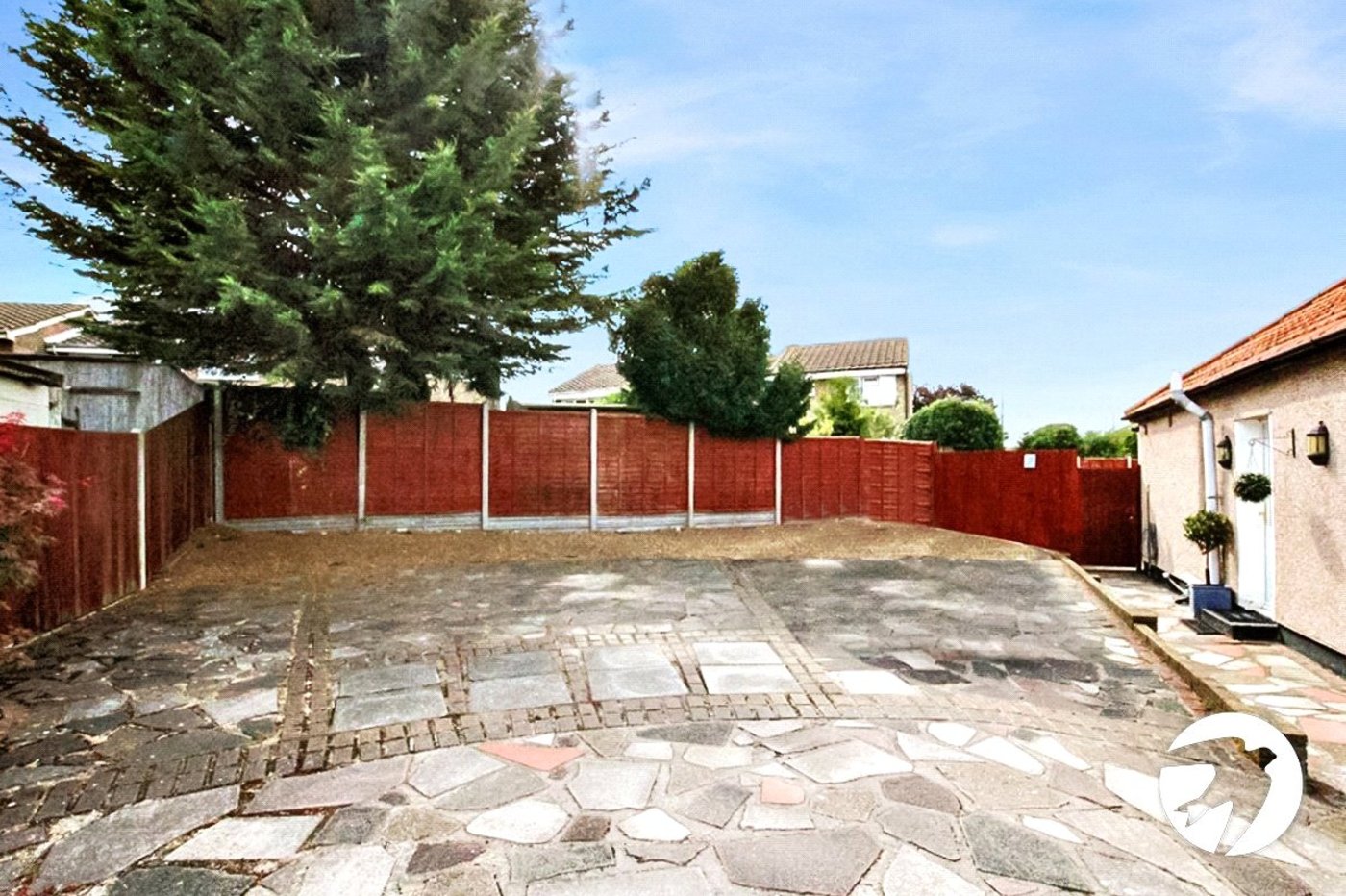 2 bedroom bungalow for sale in Orpington | Robinson Jackson