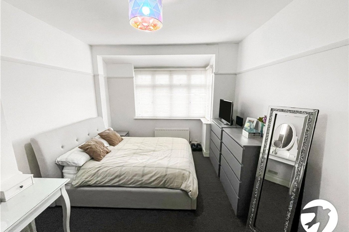 2 bedroom bungalow for sale in Orpington | Robinson Jackson