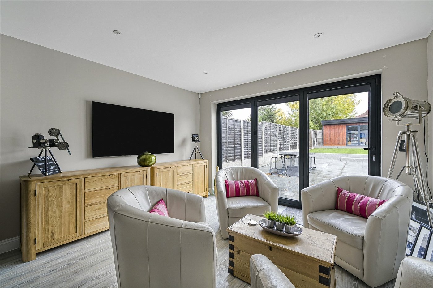 3 bedroom bungalow for sale in South Welling | Robinson Jackson