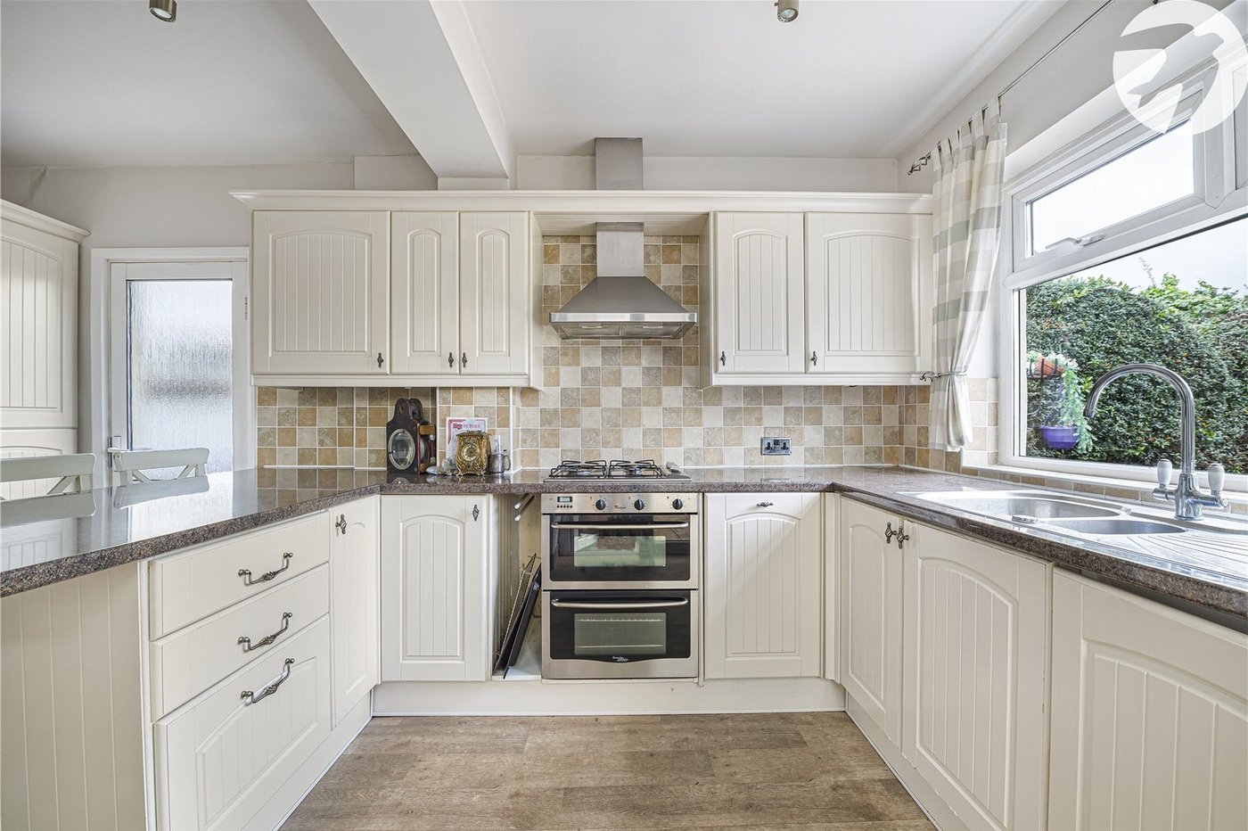 2 bedroom bungalow for sale in Welling | Robinson Jackson