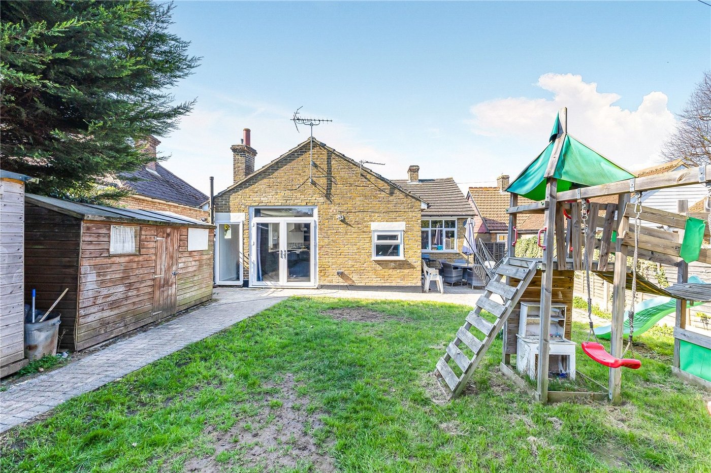 3 bedroom bungalow for sale in Maidstone | Robinson Michael & Jackson