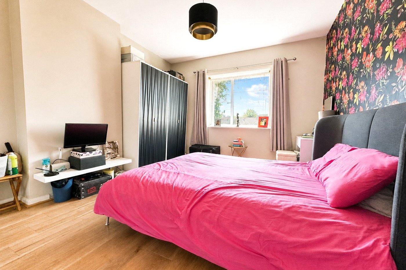 3 bedroom house for sale in London | Robinson Jackson