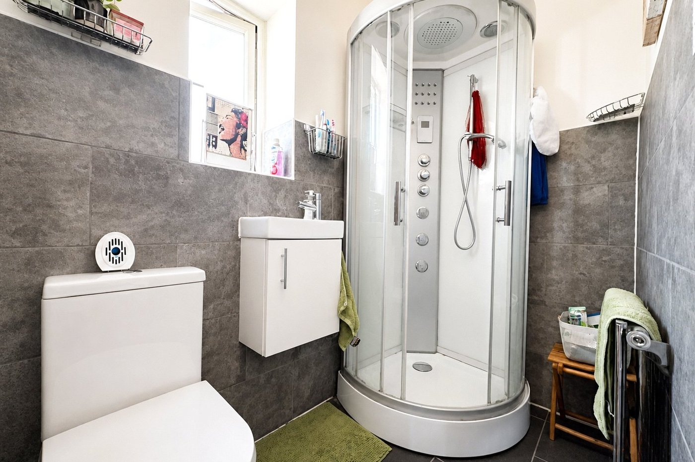 3 bedroom house for sale in London | Robinson Jackson