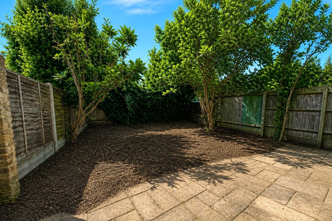 3 bedroom house for sale in London | Robinson Jackson