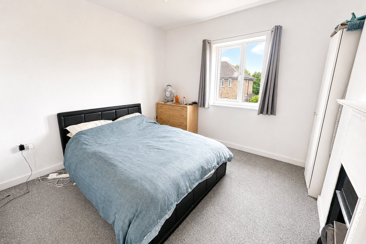 2 bedroom property for sale in London | Robinson Jackson