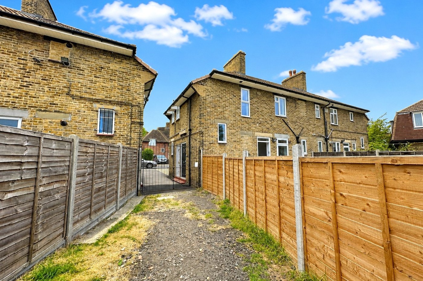 2 bedroom property for sale in London | Robinson Jackson