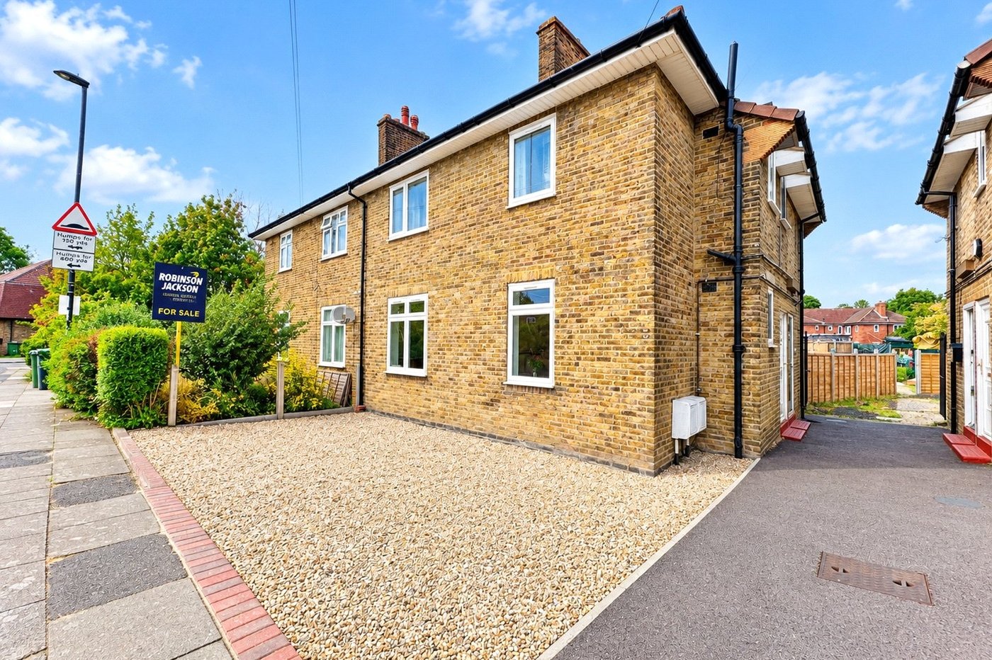 2 bedroom property for sale in London | Robinson Jackson