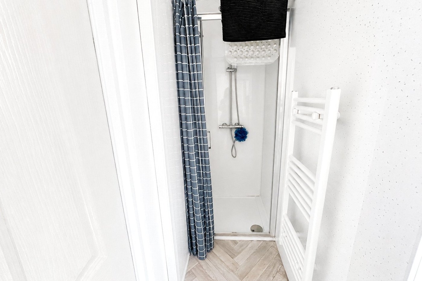 2 bedroom property for sale in London | Robinson Jackson