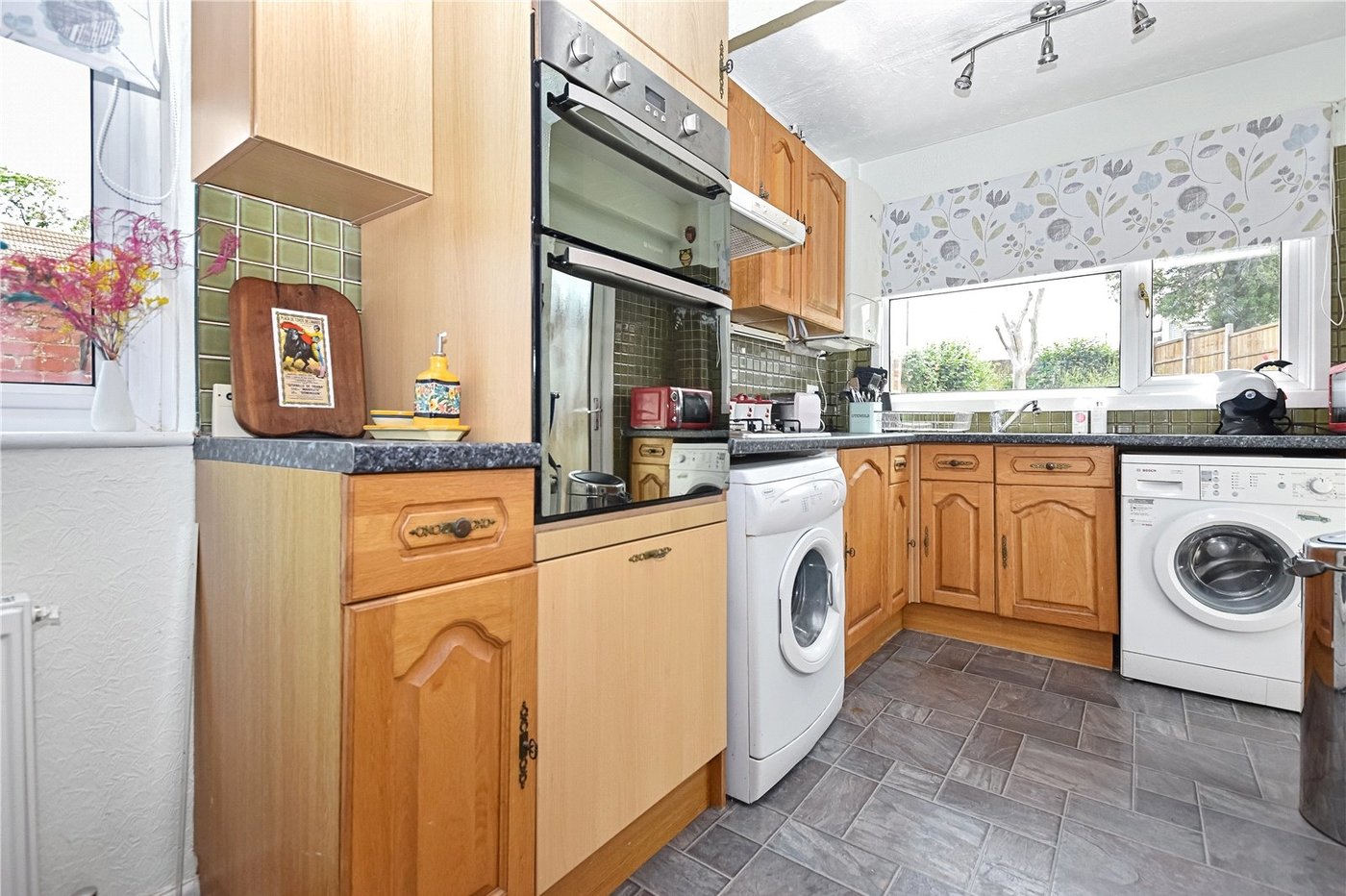 2 bedroom bungalow for sale in Bexleyheath | Robinson Jackson