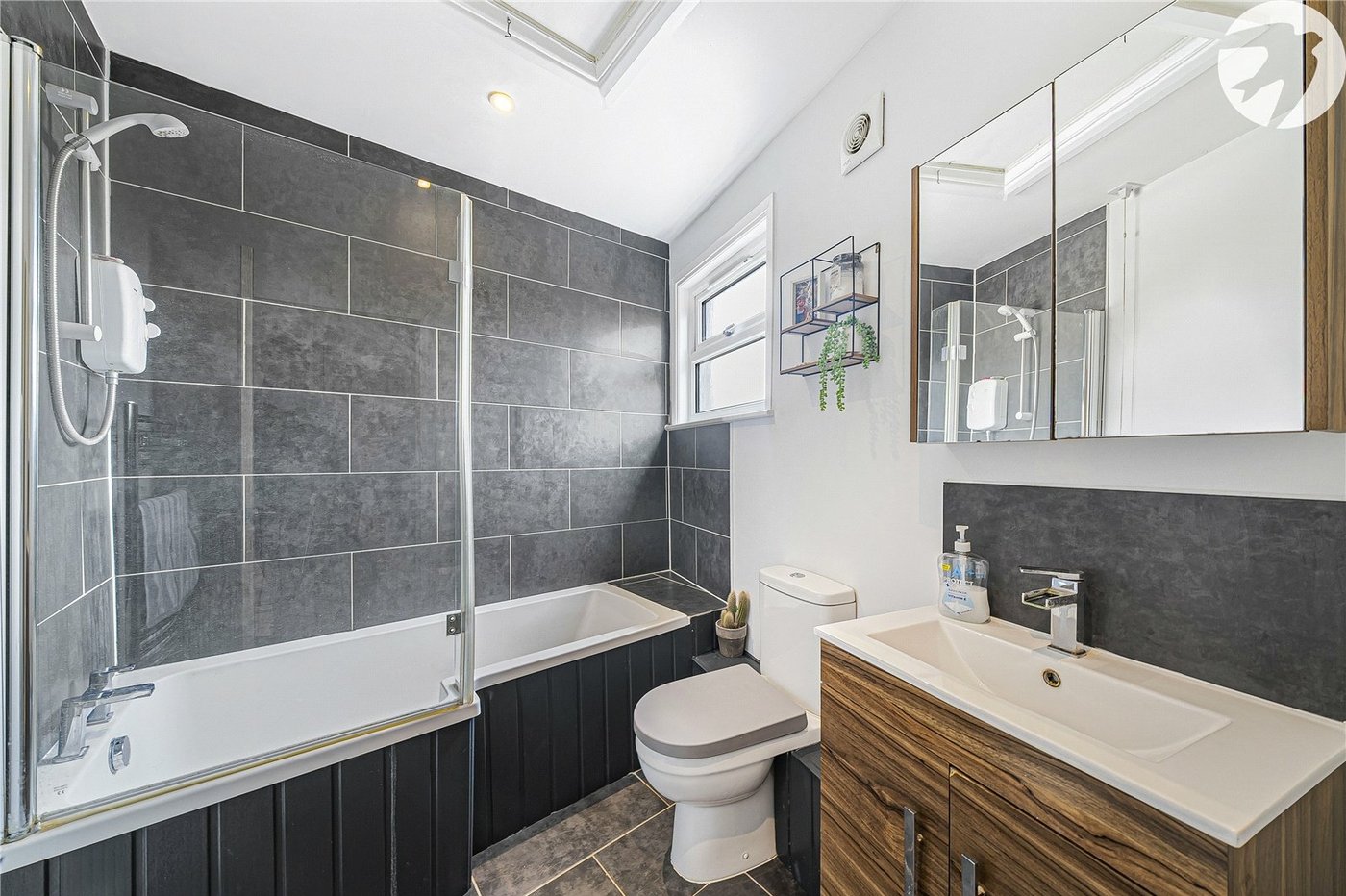 3 bedroom house for sale in Swanscombe | Robinson Jackson