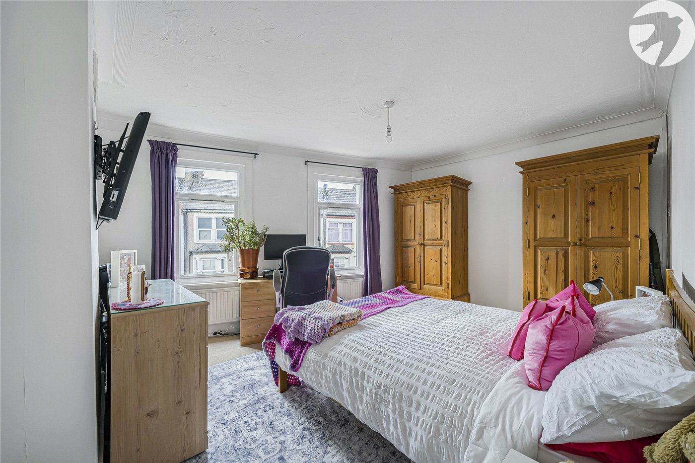 3 bedroom house for sale in Swanscombe | Robinson Jackson