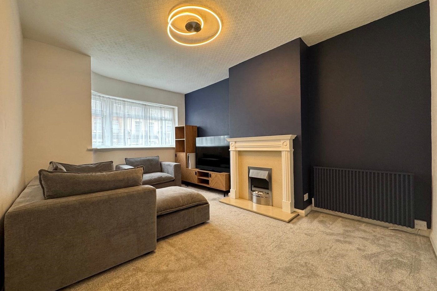 2 bedroom property for sale in Plumstead Common | Robinson Jackson